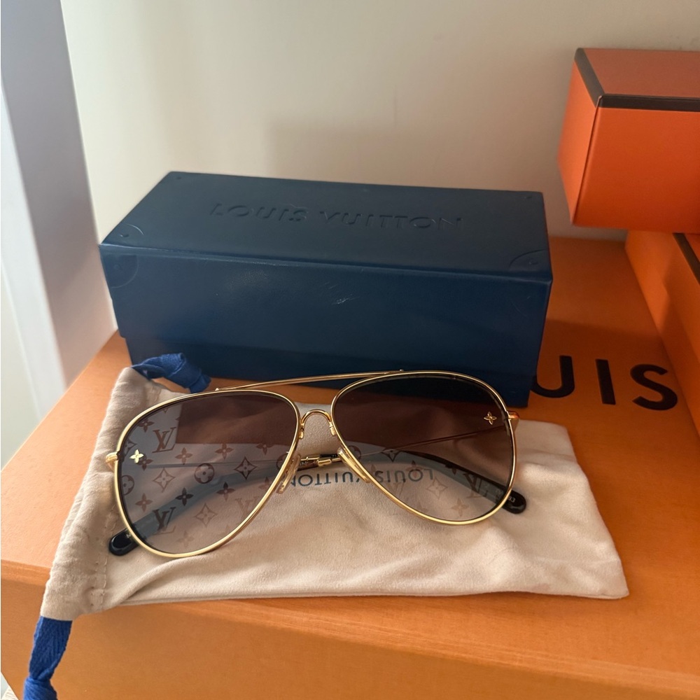 Louis Vuitton Gold Frame Aviator Sunglasses